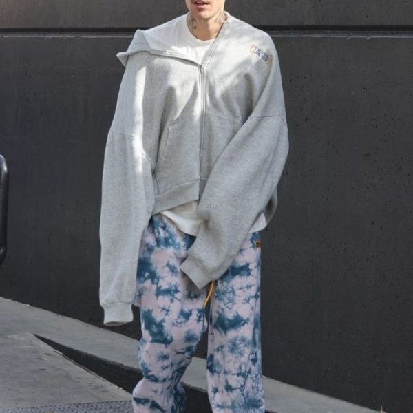 justin-bieber-grey-baggy-hoodie.jpg