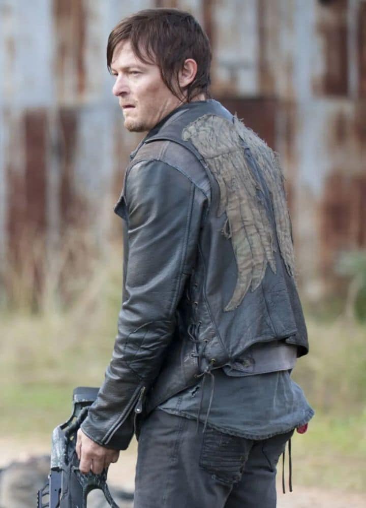 the-walking-dead-daryl-dixon-angel-wings-vest.jpg