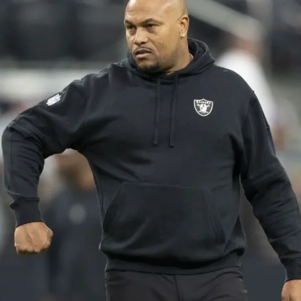 antonio-pierce-raiders-black-hoodie.webp