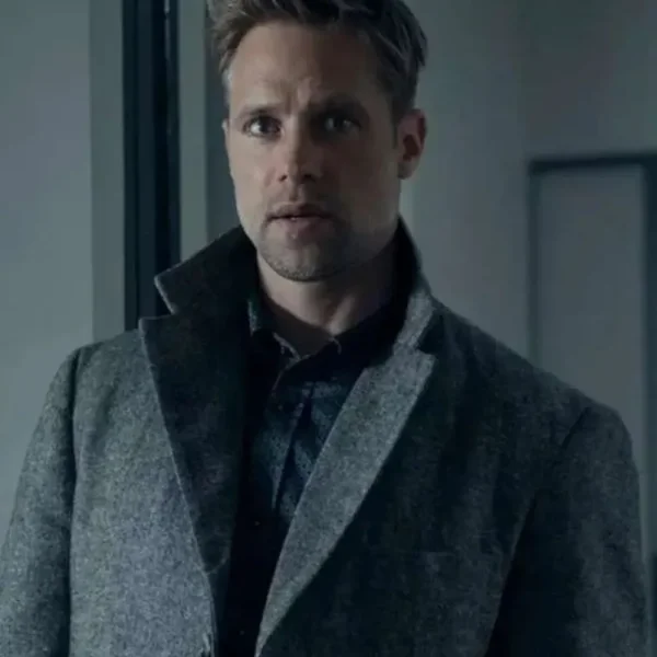 Reacher-S02-David-O-Donnell-Grey-Coat.webp