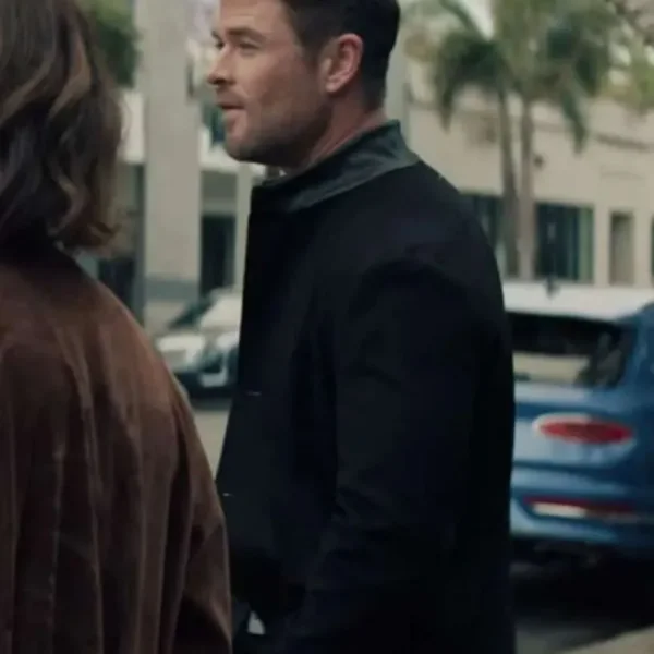 chris-hemsworth-black-jacket.webp