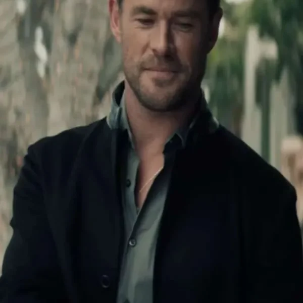 crime-101-chris-hemsworth-jacket.webp