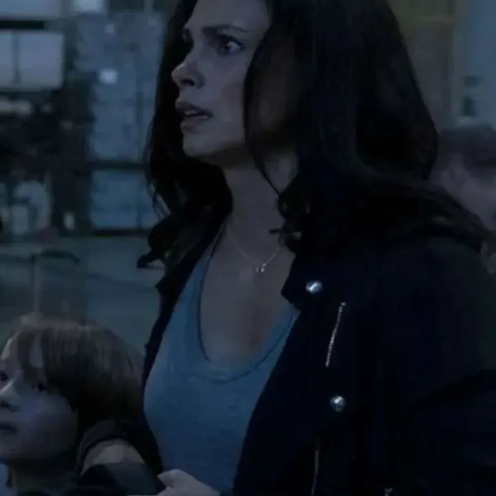 morena-baccarin-black-jacket.webp